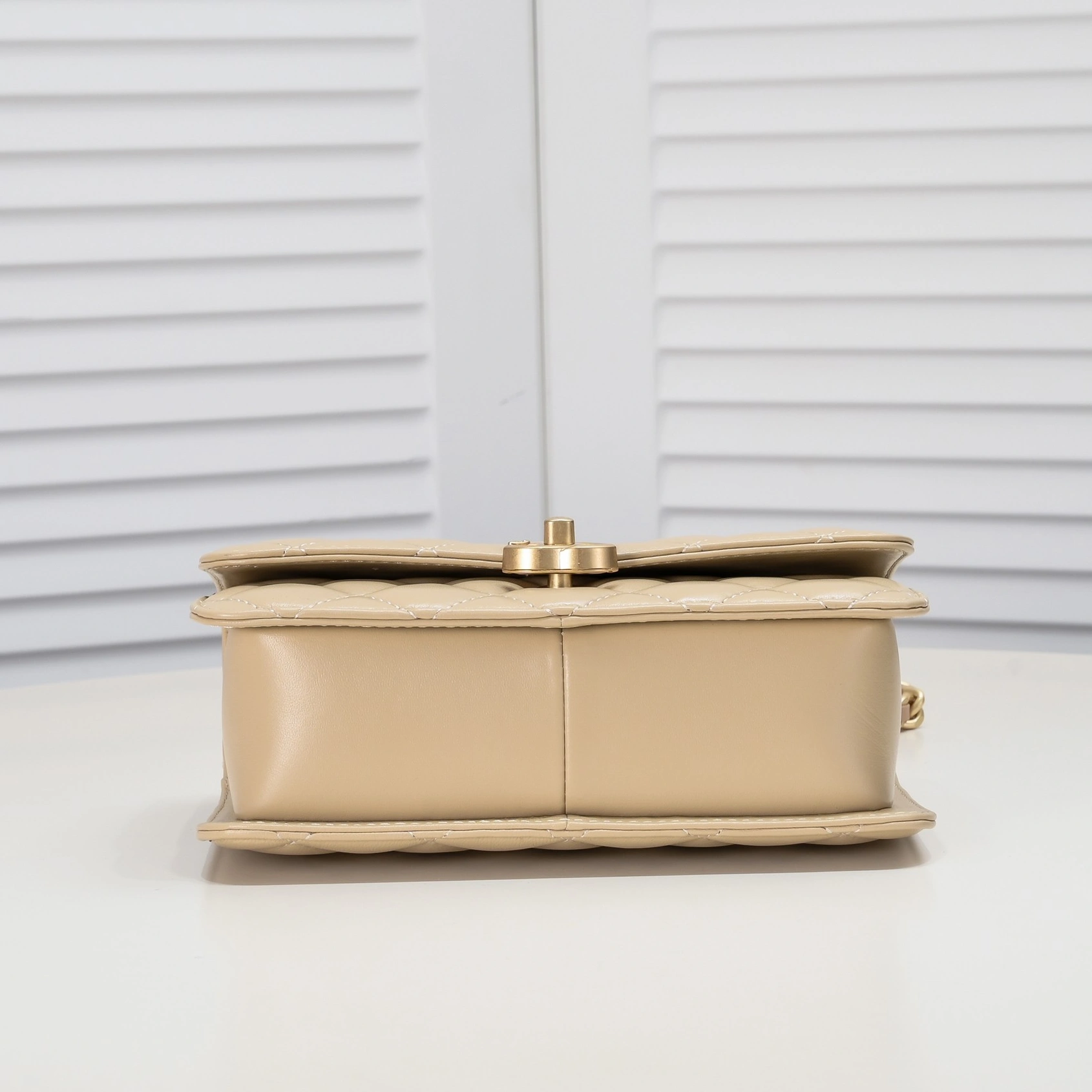 Lightweight 7536 Chanel AAA Quality Messenger Bags For Women