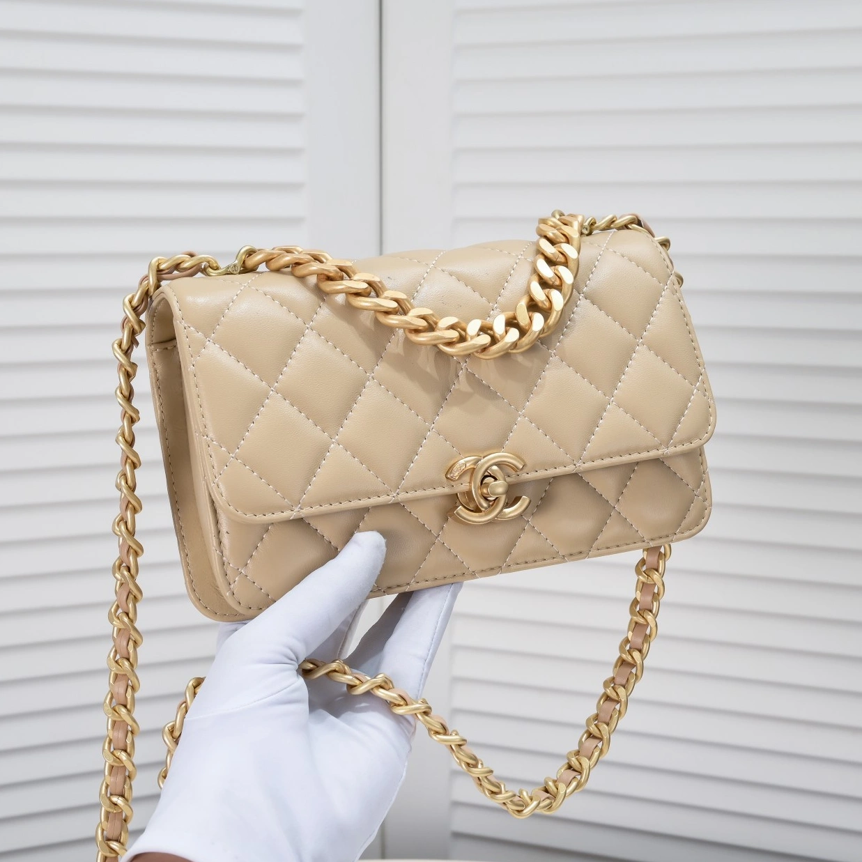 Lightweight 7536 Chanel AAA Quality Messenger Bags For Women