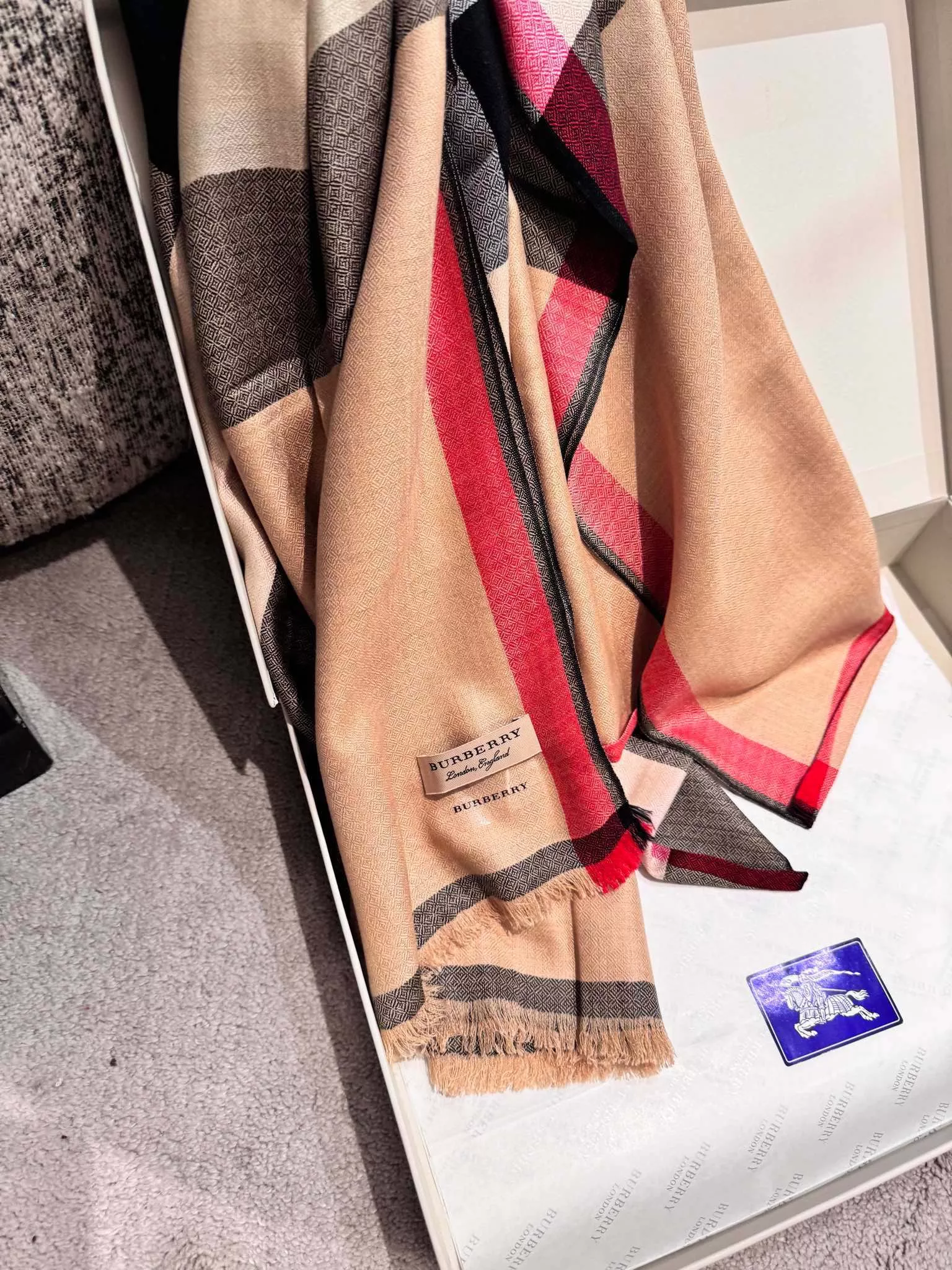 Lightweight 7555 Burberry Scarf For Women