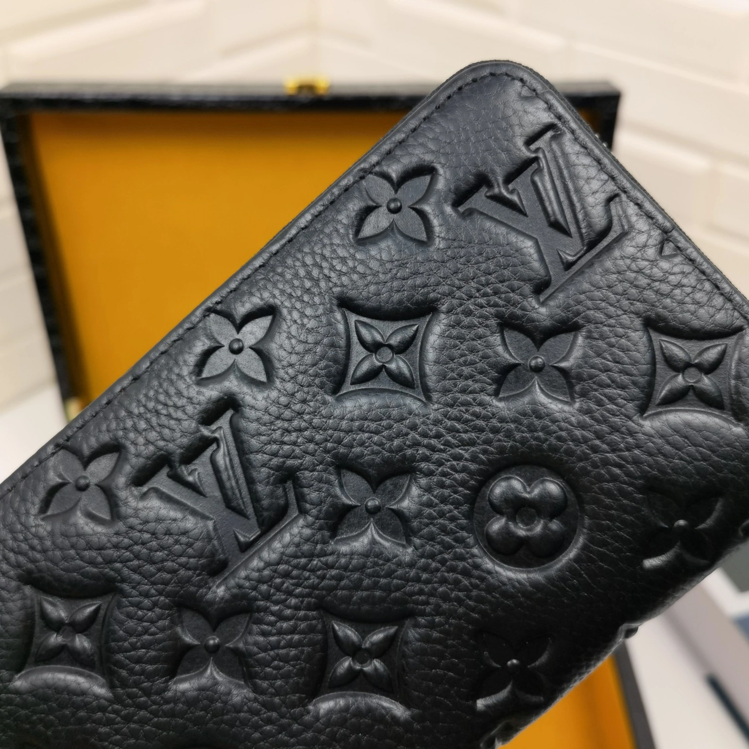 Lightweight 7781 Louis Vuitton AAA Man Wallets