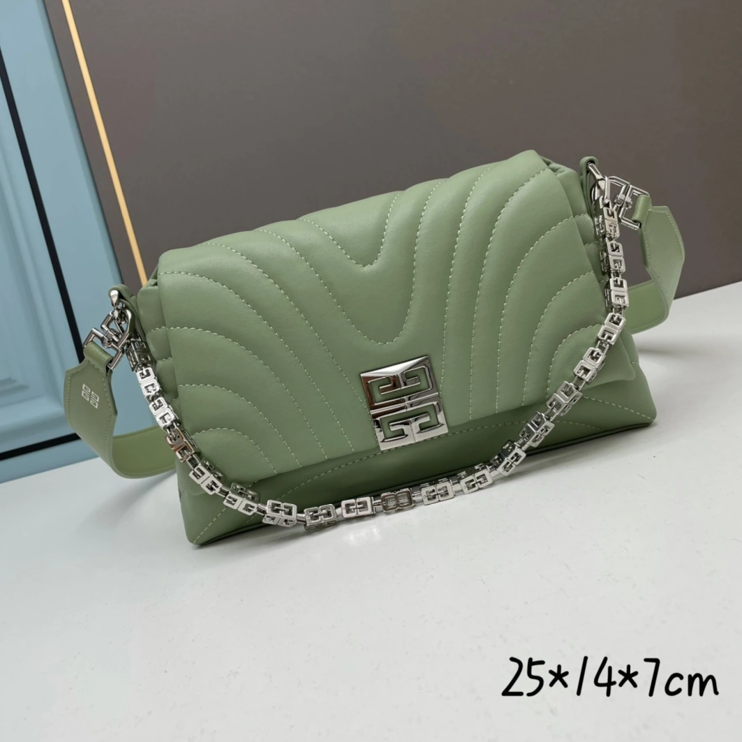 Lightweight 7787 Givenchy AAA Quality Messenger Bags For Women