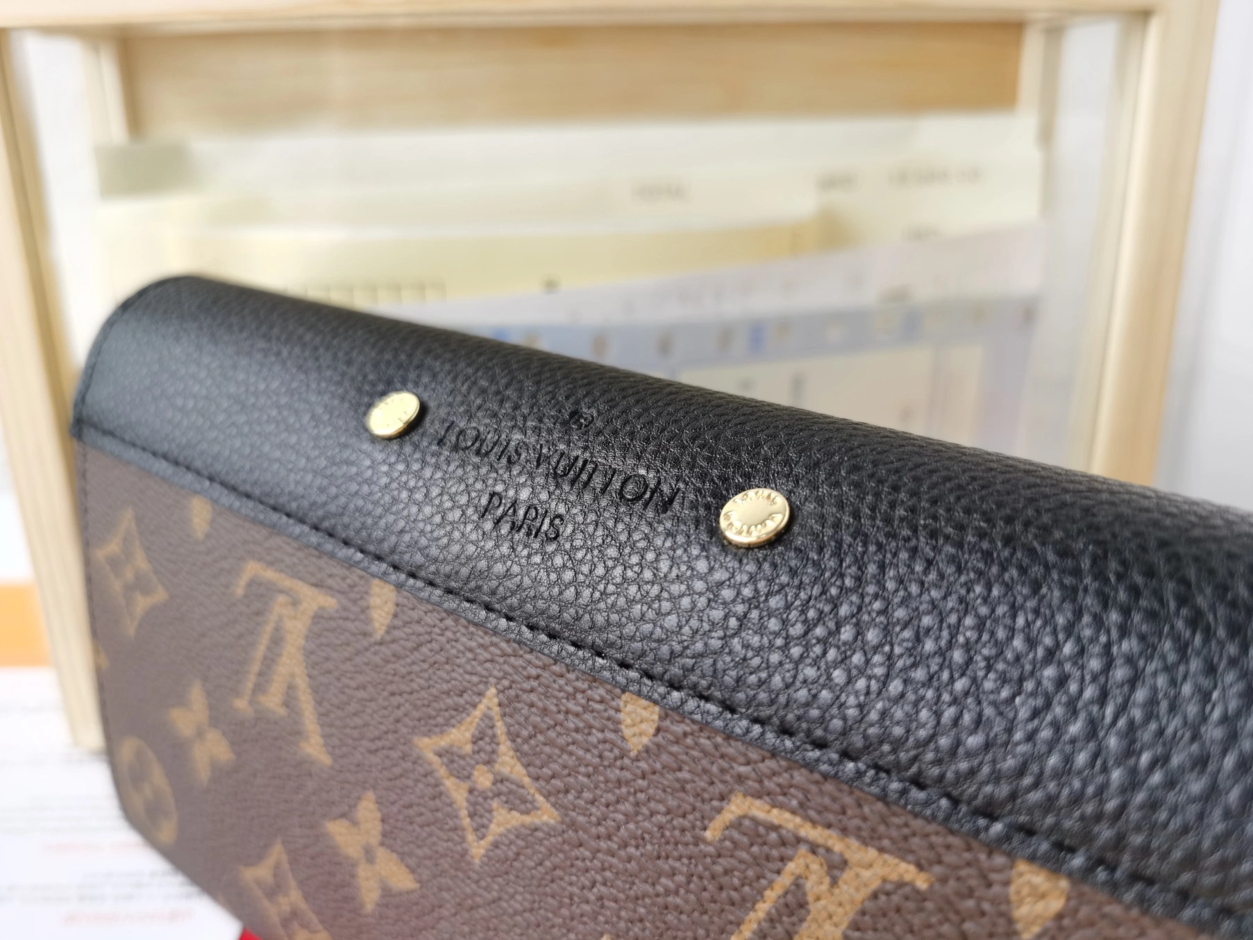 Lightweight 7801 Louis Vuitton LV Card Case For Women