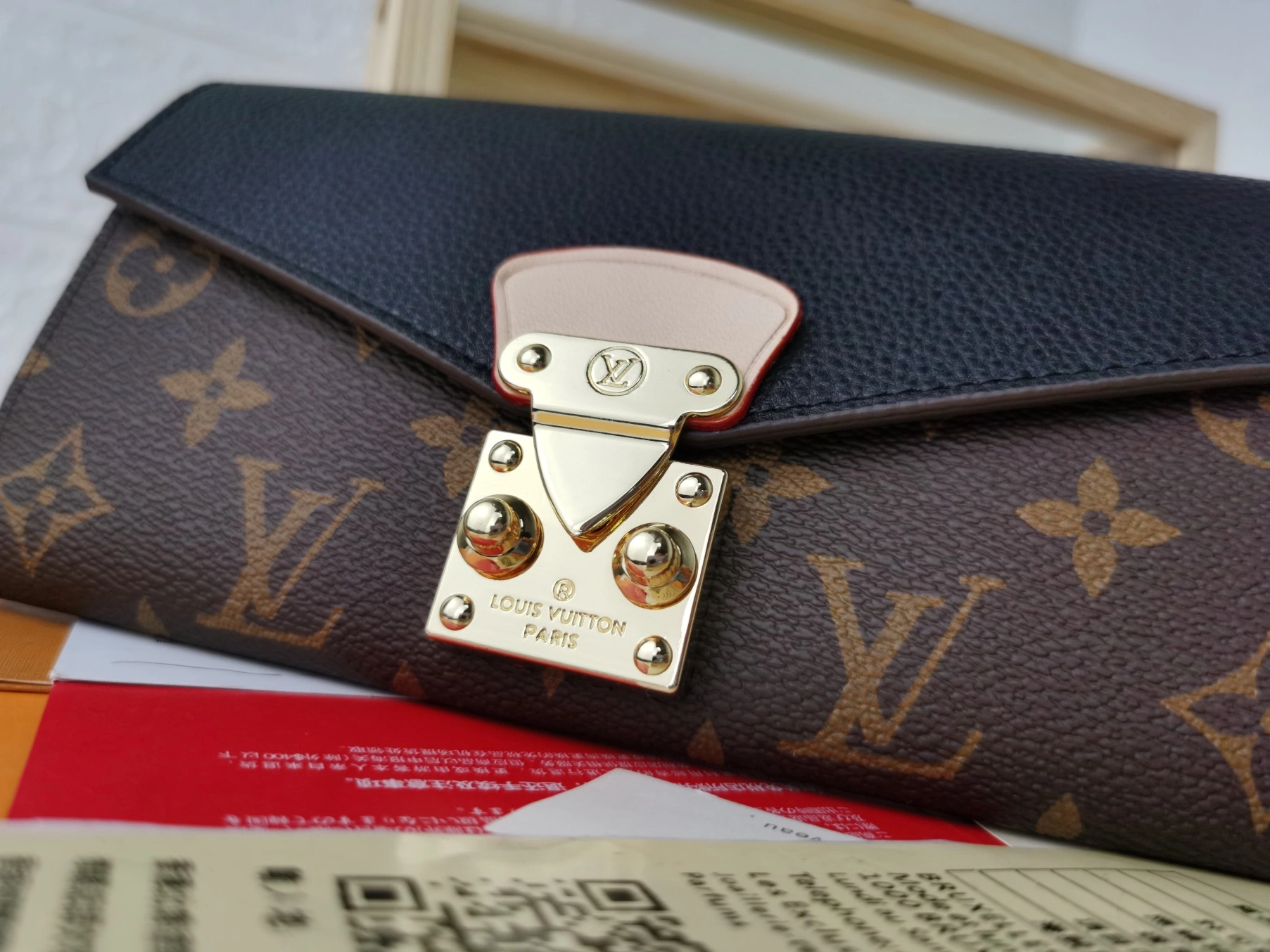 Lightweight 7801 Louis Vuitton LV Card Case For Women