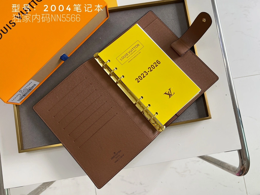 Lightweight 7867 Louis Vuitton LV Card Case