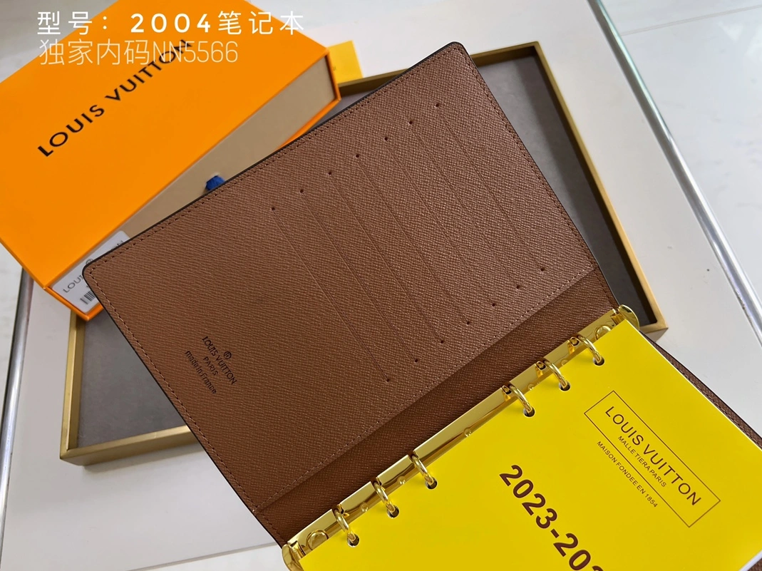 Lightweight 7867 Louis Vuitton LV Card Case