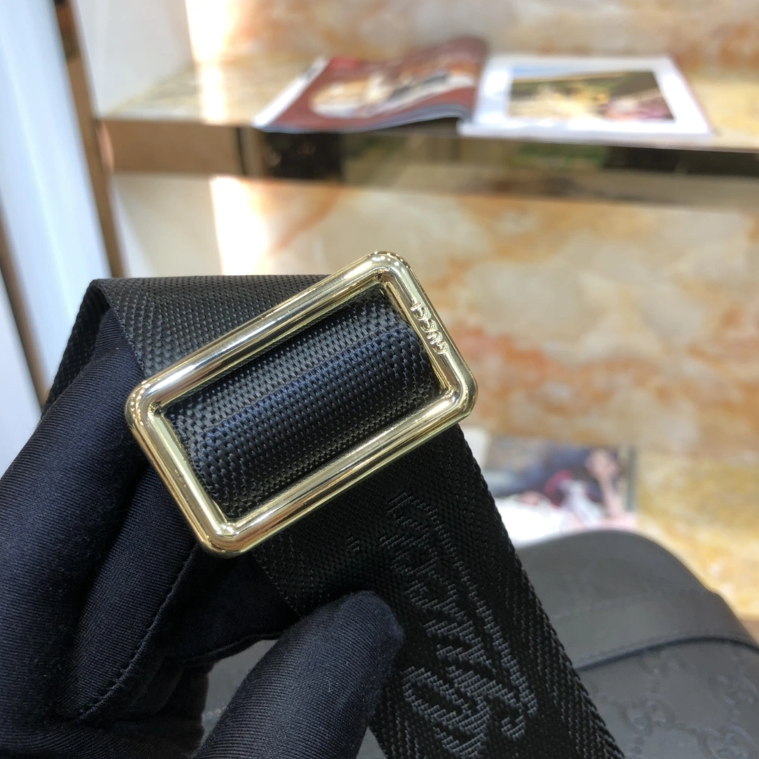 Lightweight 8150 Gucci AAA Man Handbags