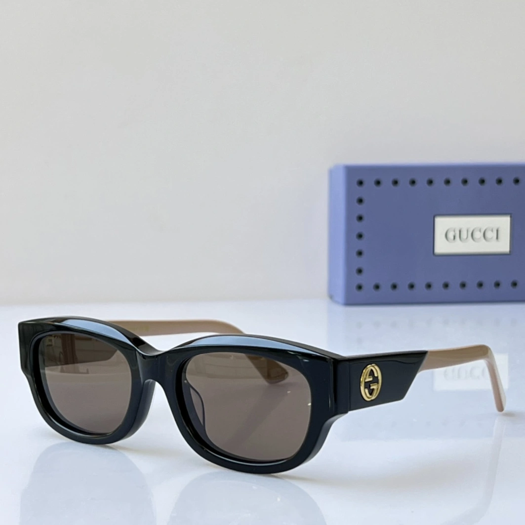 Lightweight 8382 Gucci AAA Quality Sunglasses