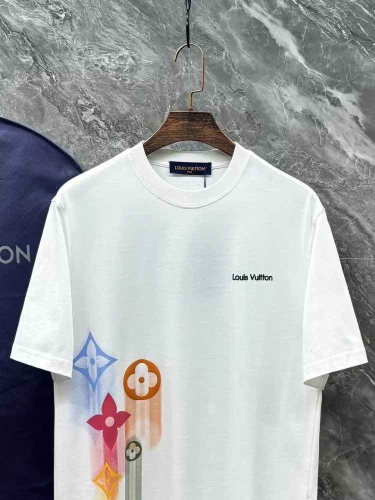 Lightweight 8411 Louis Vuitton LV T-Shirts Short Sleeved For Unisex