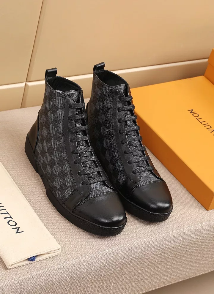 Lightweight 8422 Louis Vuitton High Tops Shoes For Men
