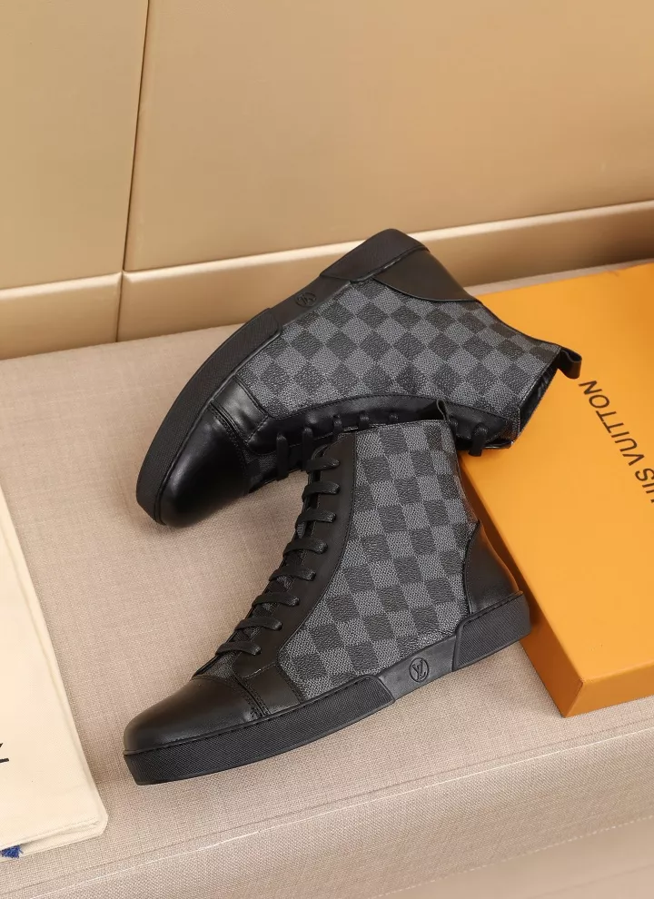Lightweight 8422 Louis Vuitton High Tops Shoes For Men