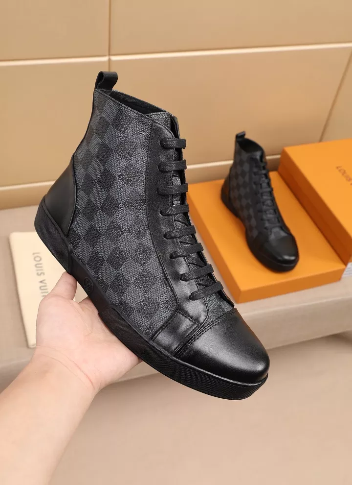 Lightweight 8422 Louis Vuitton High Tops Shoes For Men