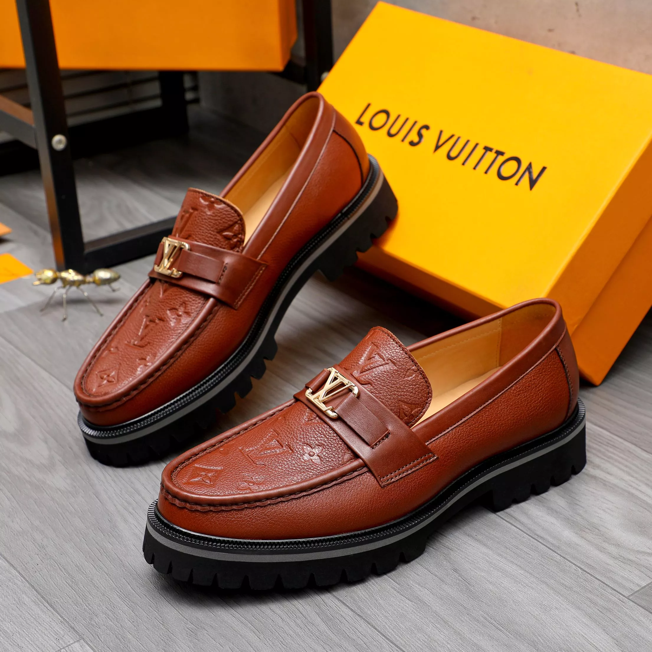 Lightweight 8423 Louis Vuitton LV Oxfords Shoes For Men