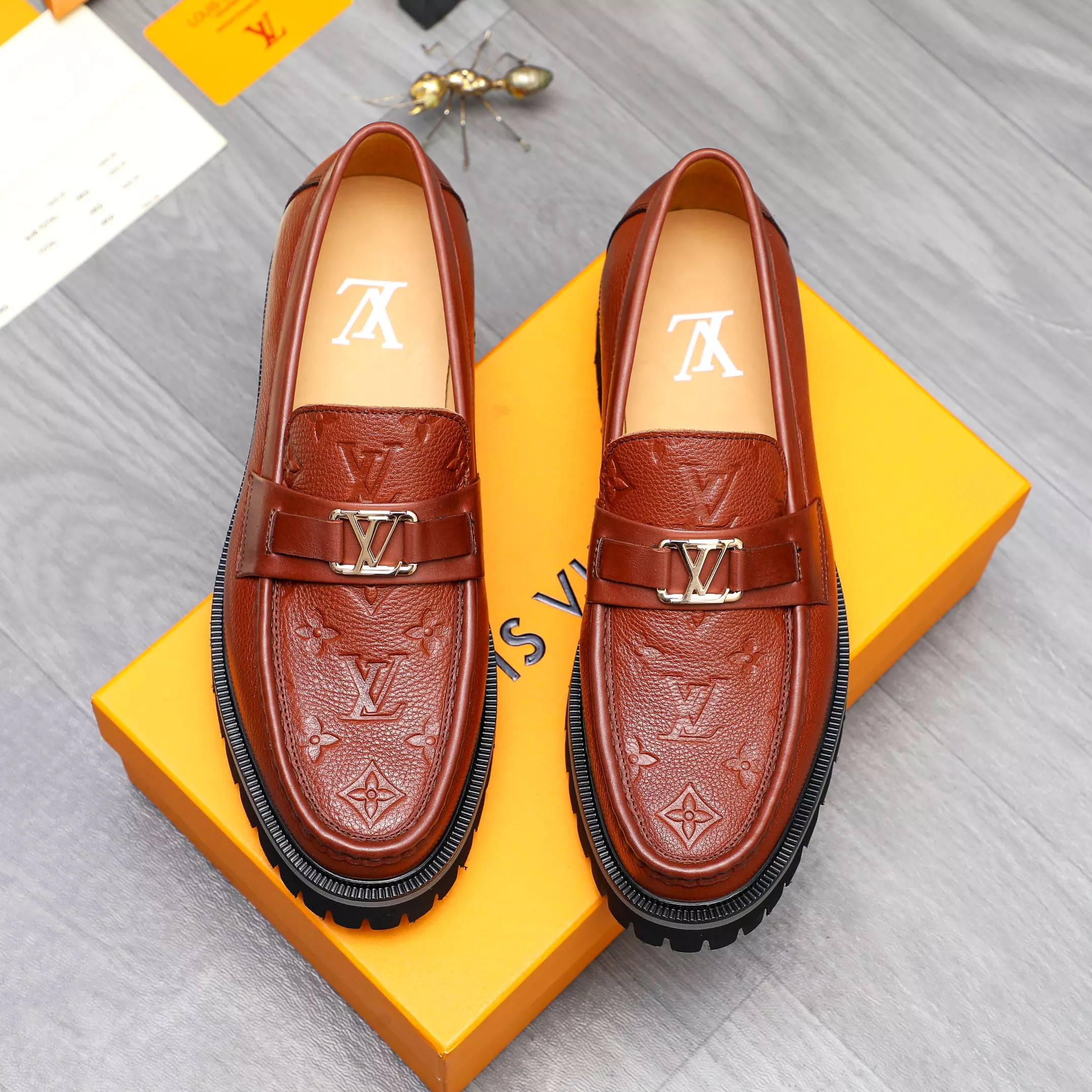 Lightweight 8423 Louis Vuitton LV Oxfords Shoes For Men