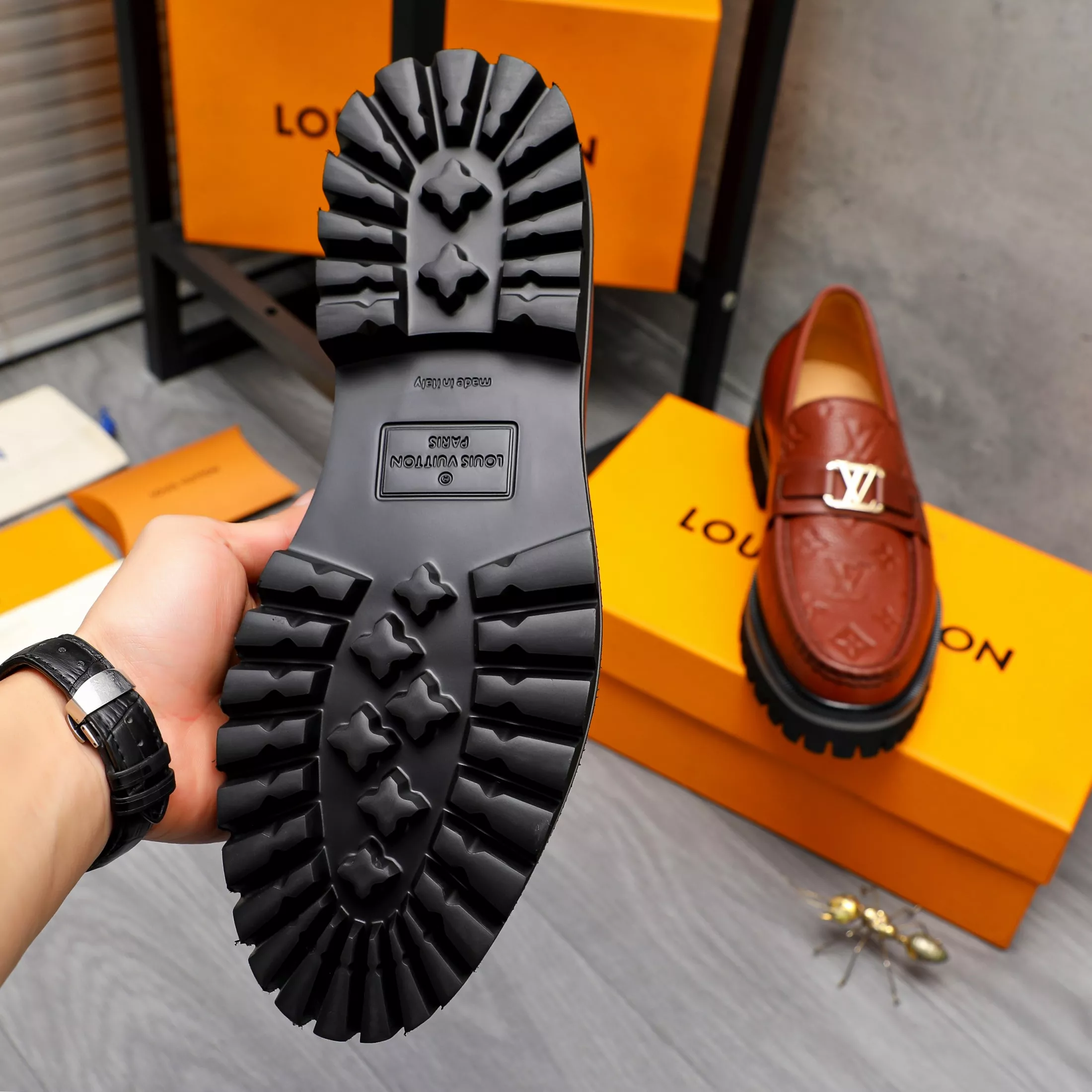 Lightweight 8423 Louis Vuitton LV Oxfords Shoes For Men