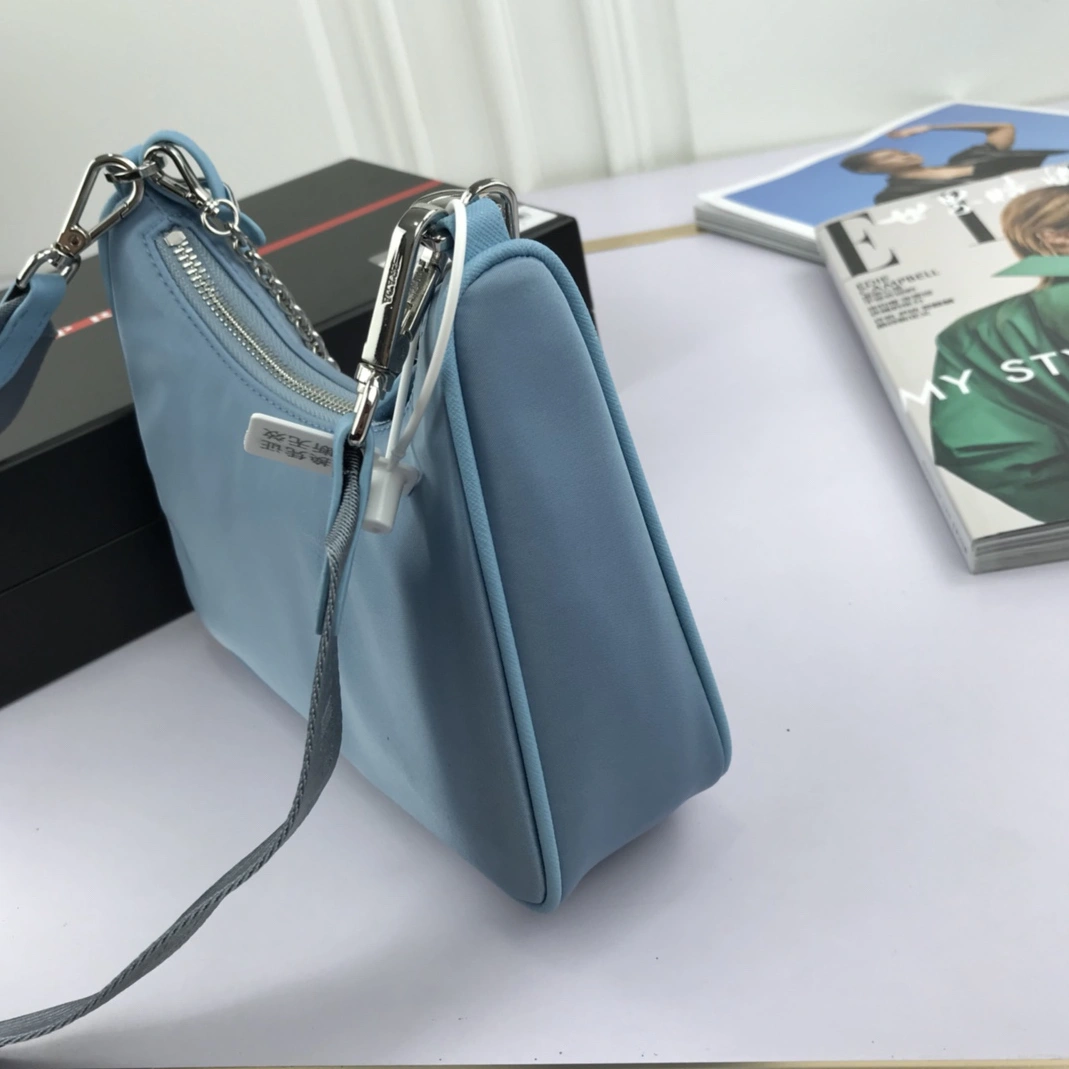 Lightweight 8492 Prada AAA Quality Messenger Bags For Women