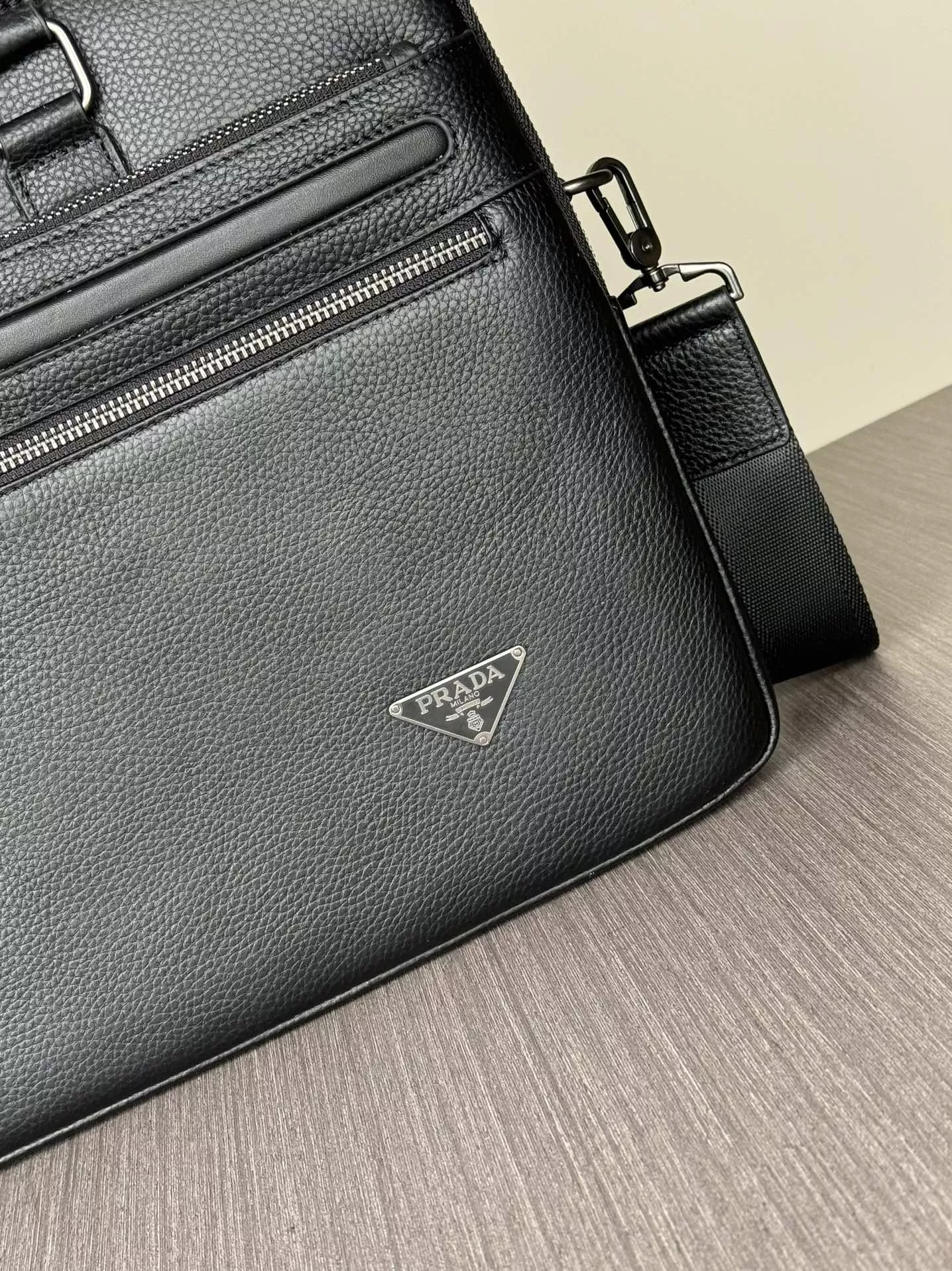 Lightweight 8494 Prada AAA Man Handbags