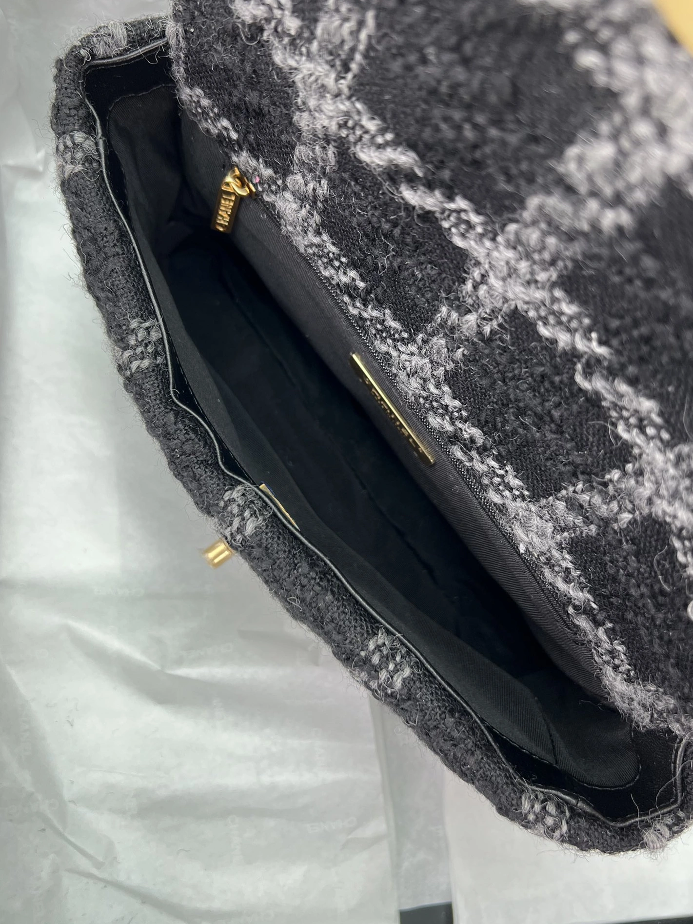 Lightweight 8546 Chanel AAA Quality Messenger Bags For Women