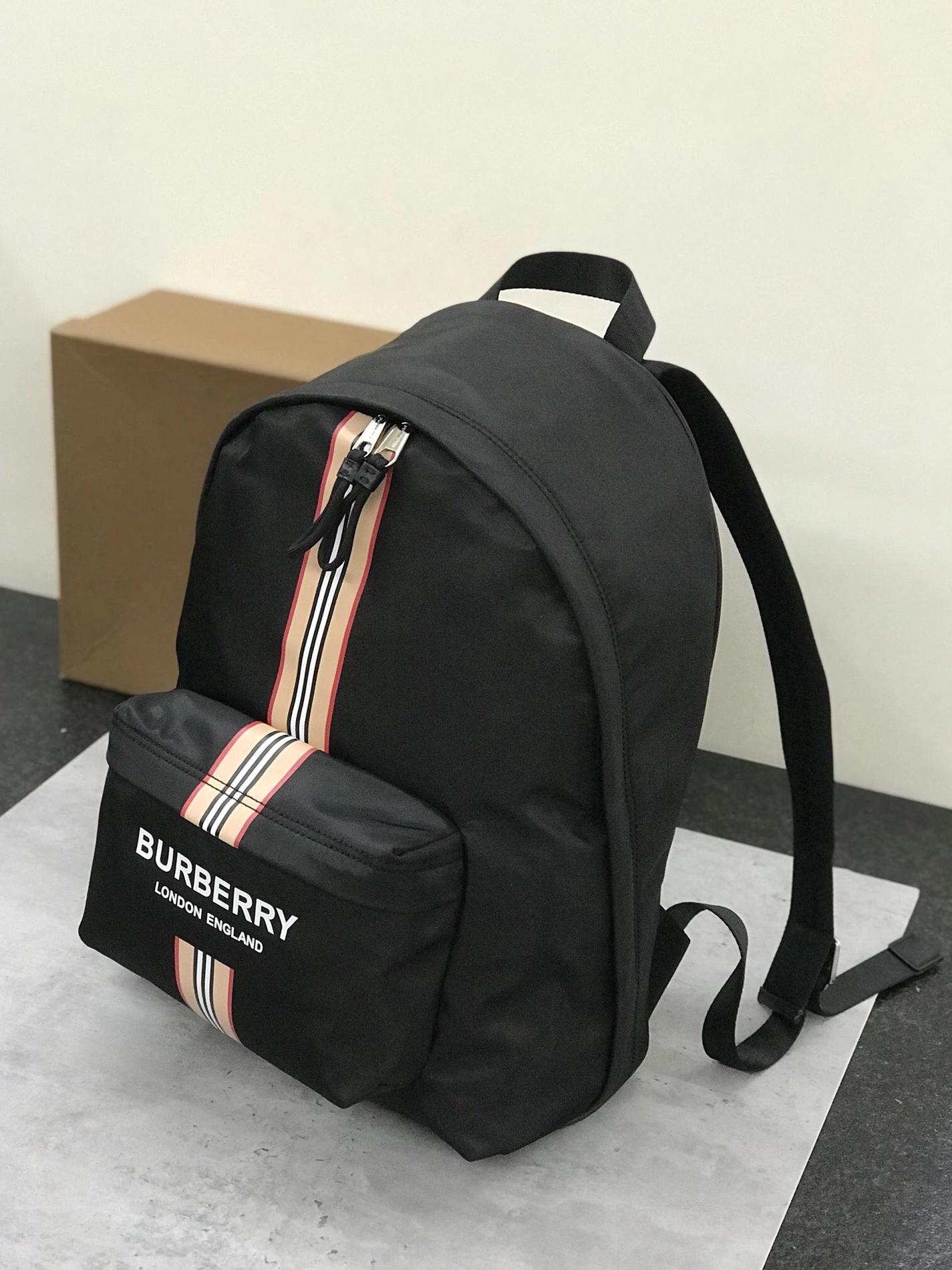 Lightweight 8694 Burberry AAA Man Backpacks