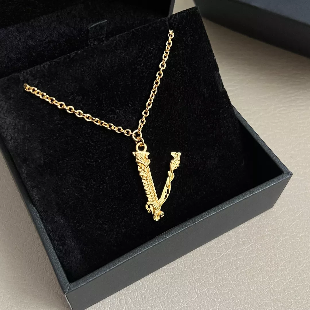 Lightweight 8999 Versace Necklaces