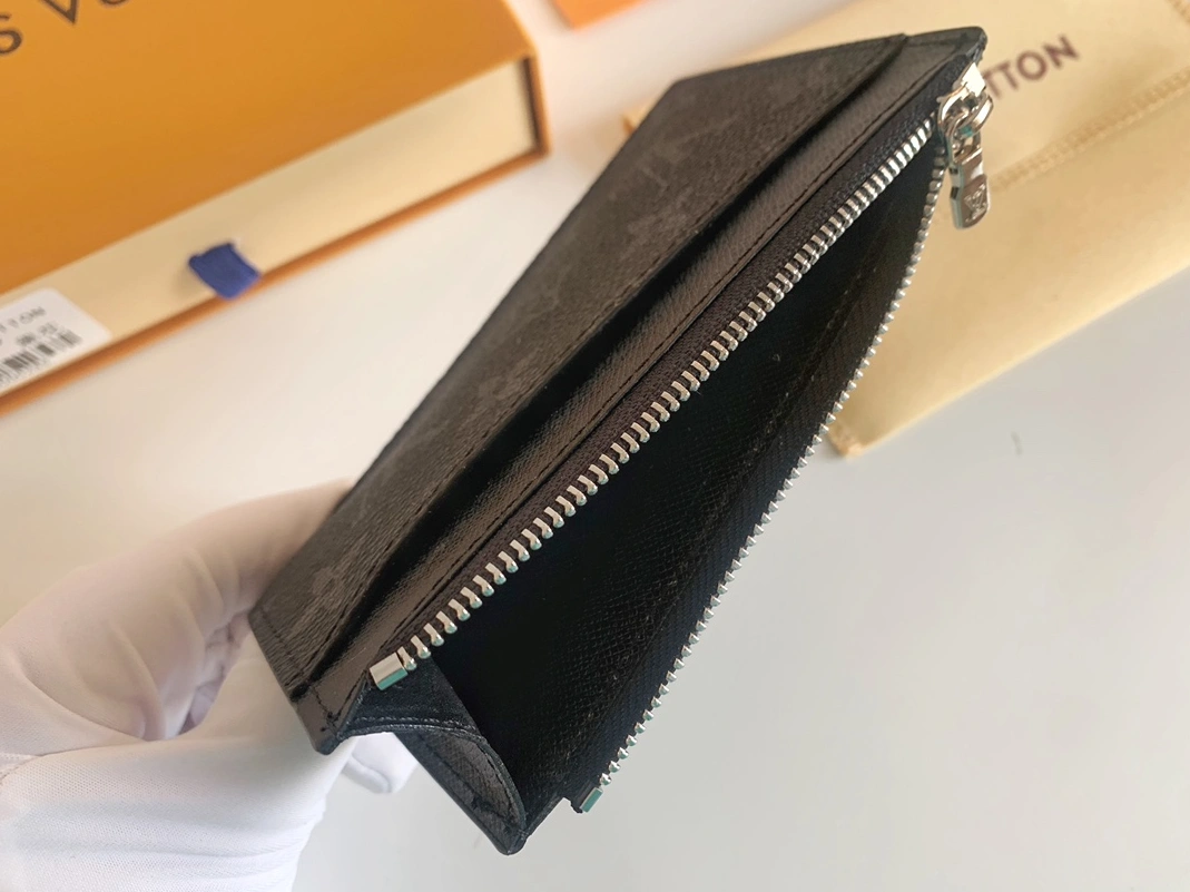 Lightweight 901 Louis Vuitton Card Case For Unisex