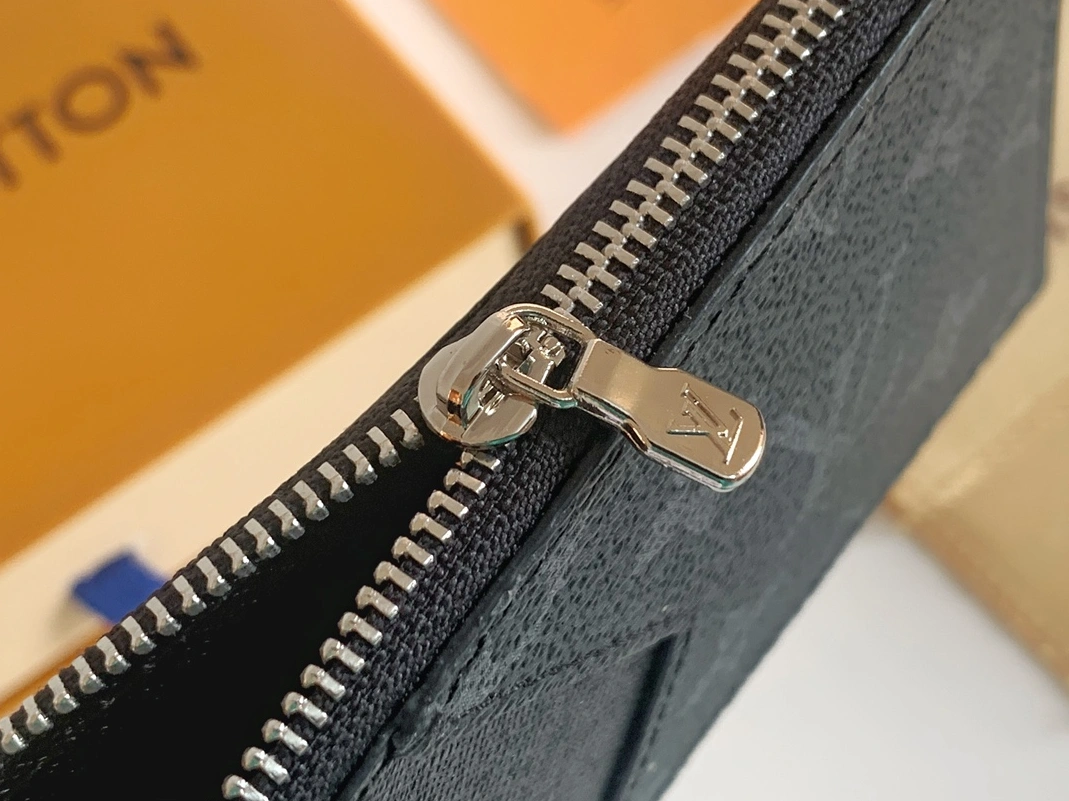 Lightweight 901 Louis Vuitton Card Case For Unisex
