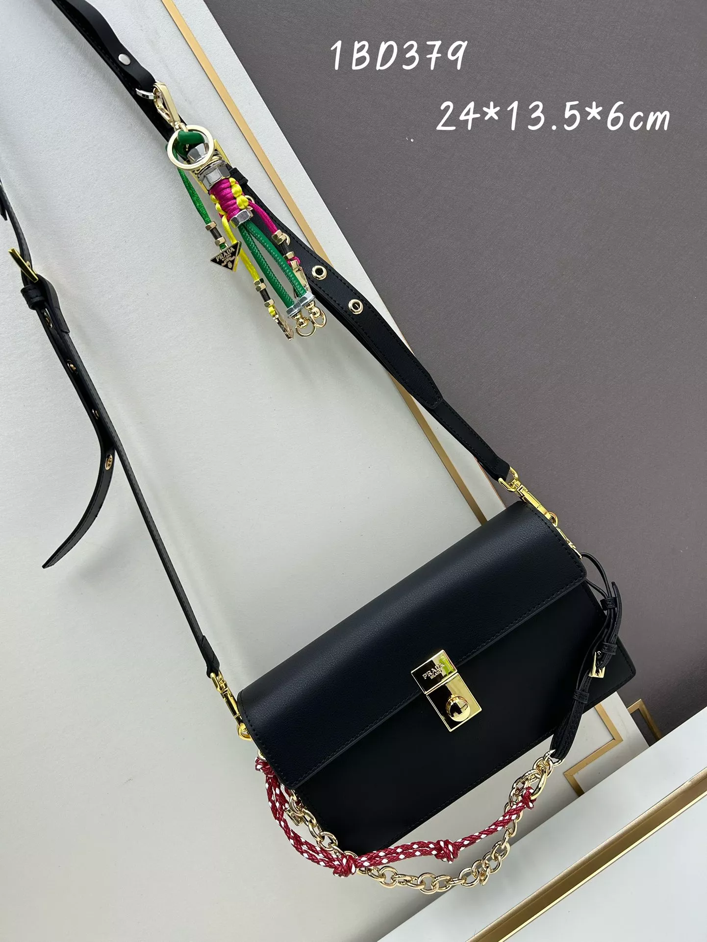 Lightweight 9164 Prada AAA Quality Shoulder Bags For Women