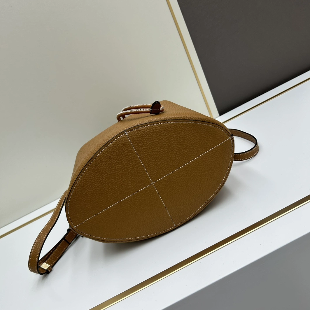 Lightweight 9201 Burberry AAA Quality Messenger Bags For Women
