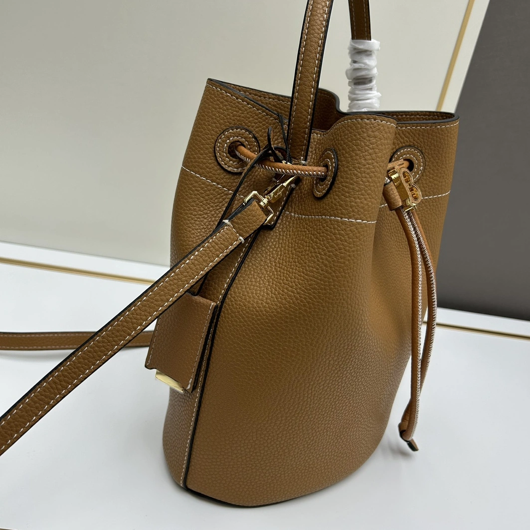 Lightweight 9201 Burberry AAA Quality Messenger Bags For Women