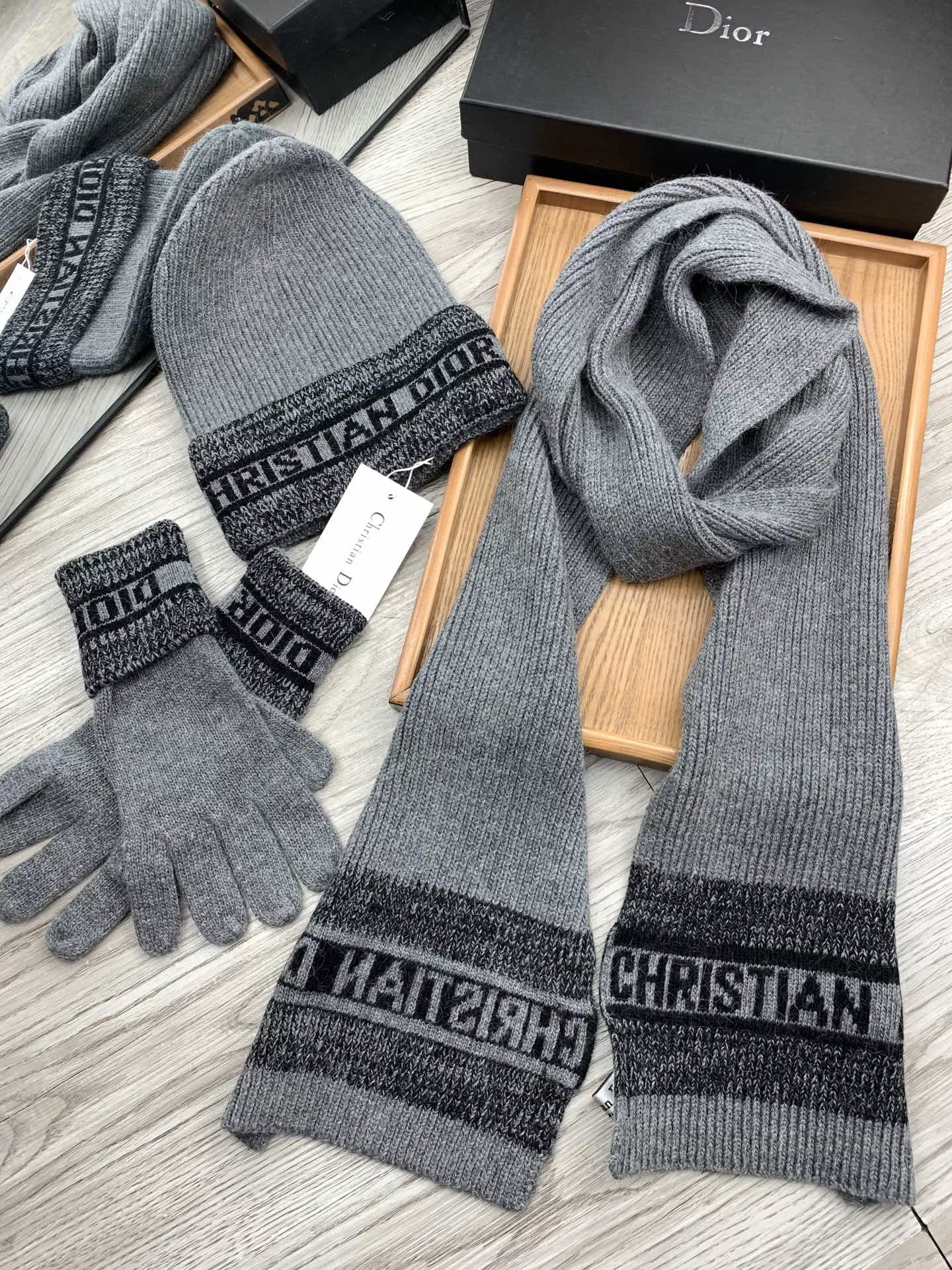 Lightweight 9309 Christian Dior Hat and Scarf Set