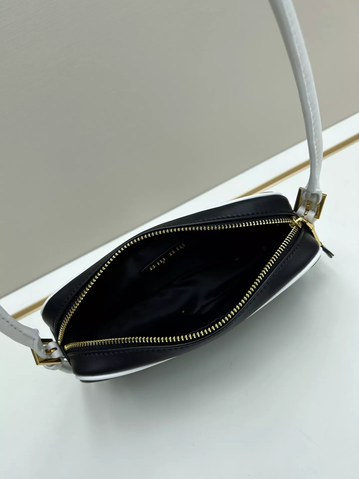 Lightweight 9521 MIU MIU AAA Quality Shoulder Bags For Women