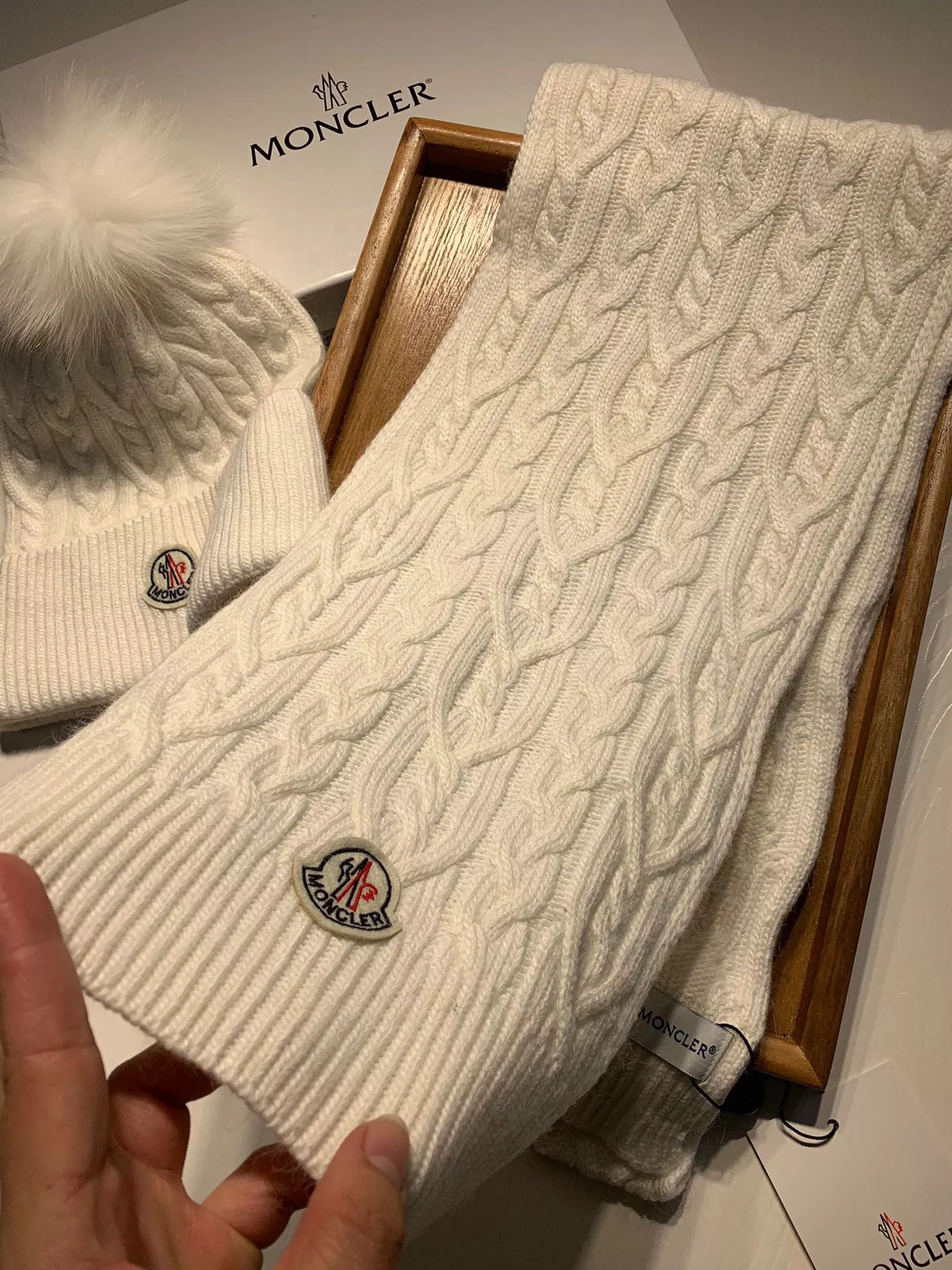 Lightweight 9573 Moncler Hat and Scarf Set