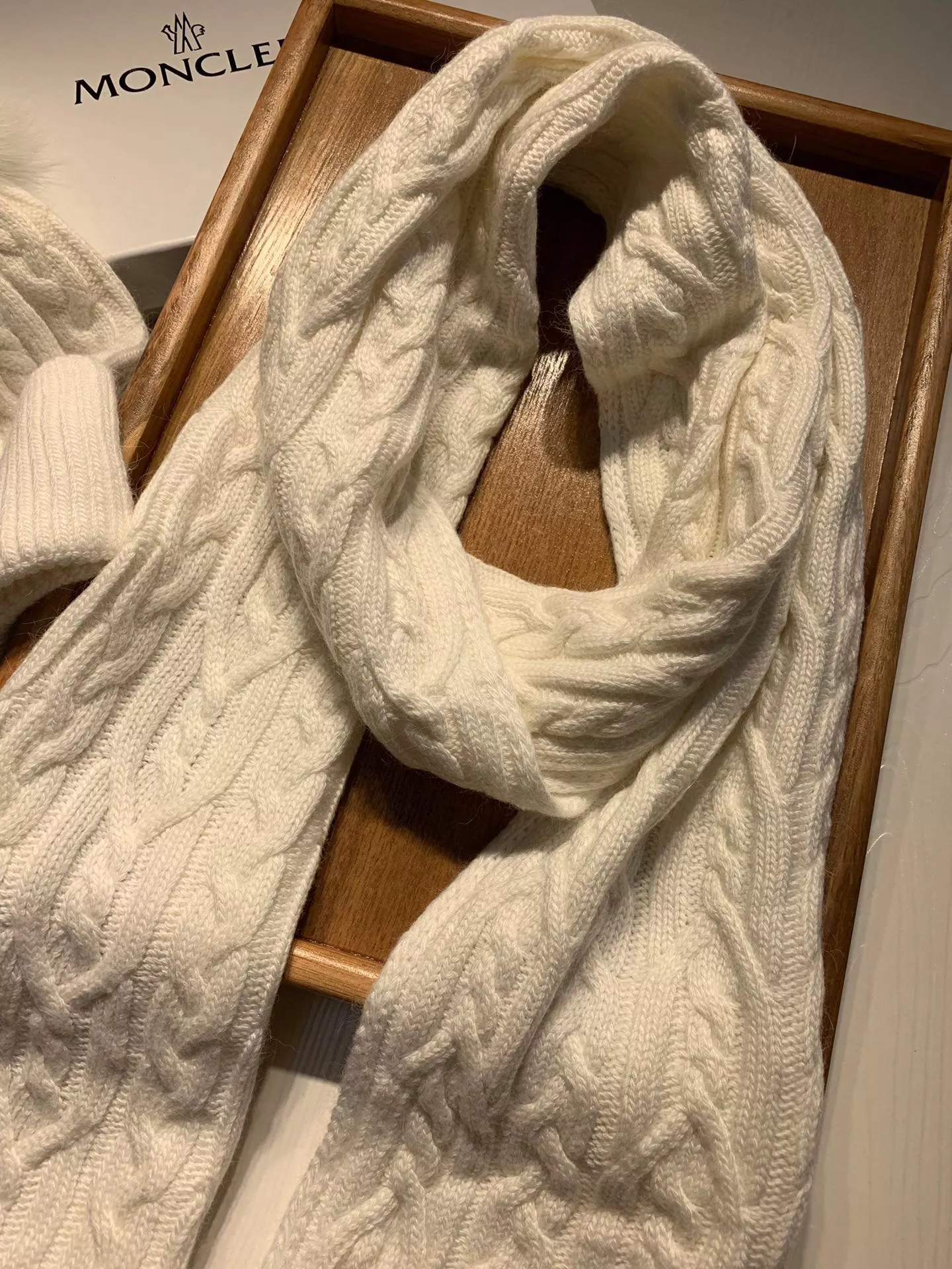 Lightweight 9573 Moncler Hat and Scarf Set