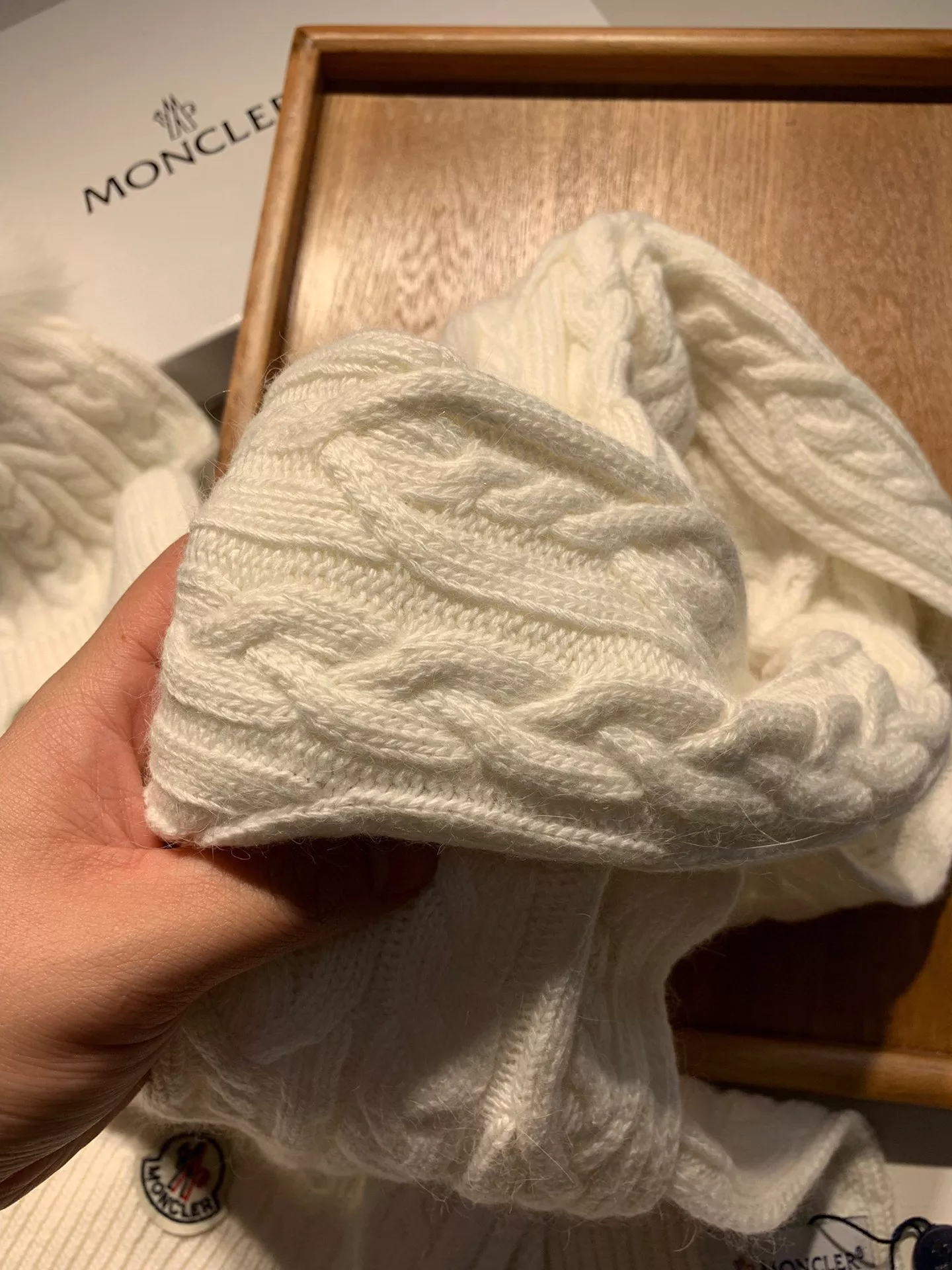 Lightweight 9573 Moncler Hat and Scarf Set