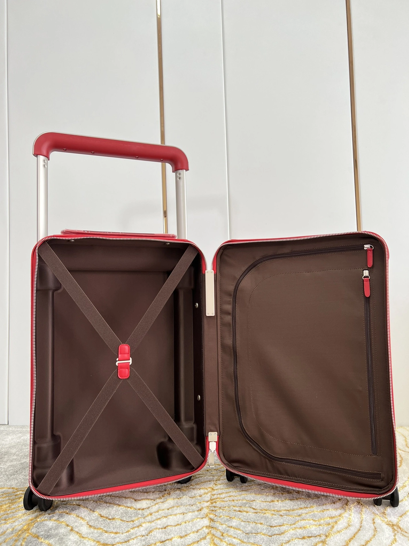 Lightweight 9725 Louis Vuitton Luggage