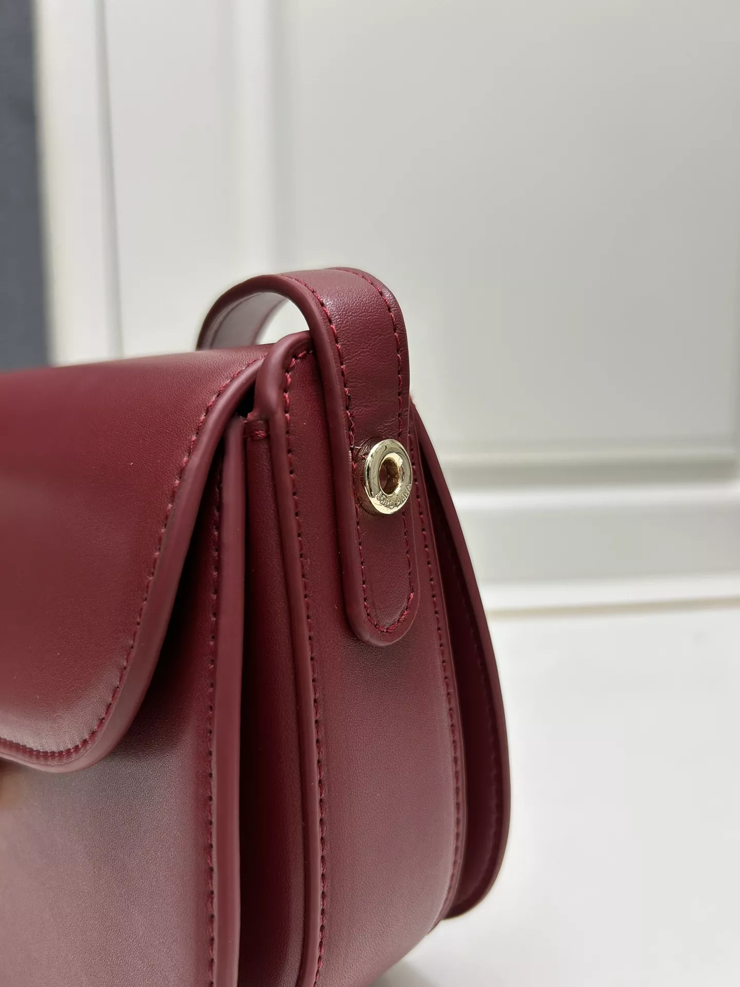 Loro Piana AAA Quality Messenger Bags For Women AllSeason 8778