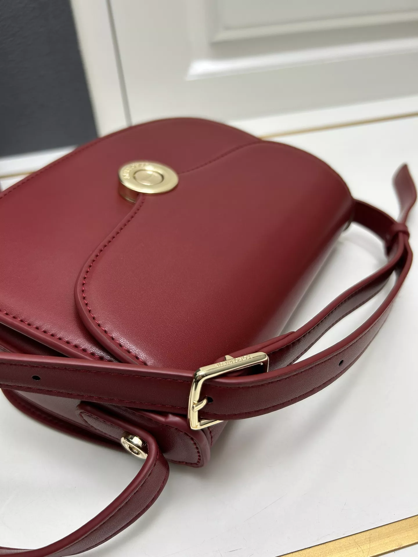 Loro Piana AAA Quality Messenger Bags For Women AllSeason 8778