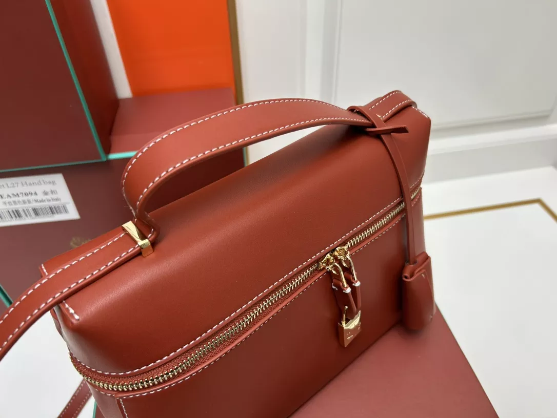 Loro Piana AAA Quality Messenger Bags For Women Classic 6527