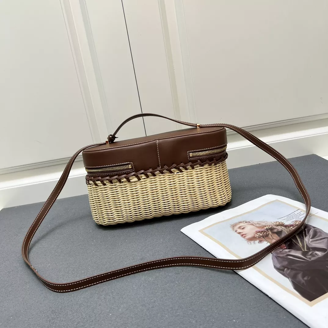 Loro Piana AAA Quality Messenger Bags For Women Classic 982
