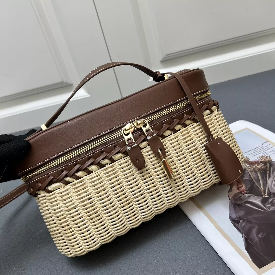 Loro Piana AAA Quality Messenger Bags For Women Classic 982