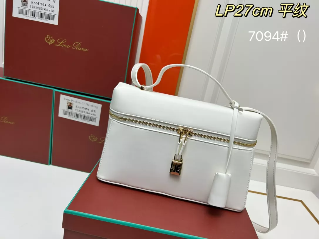 Loro Piana AAA Quality Messenger Bags For Women Fashionable 6444