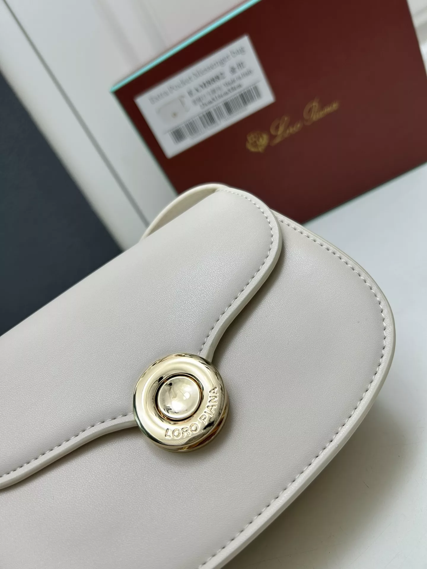 Loro Piana AAA Quality Messenger Bags For Women TopPick 7006
