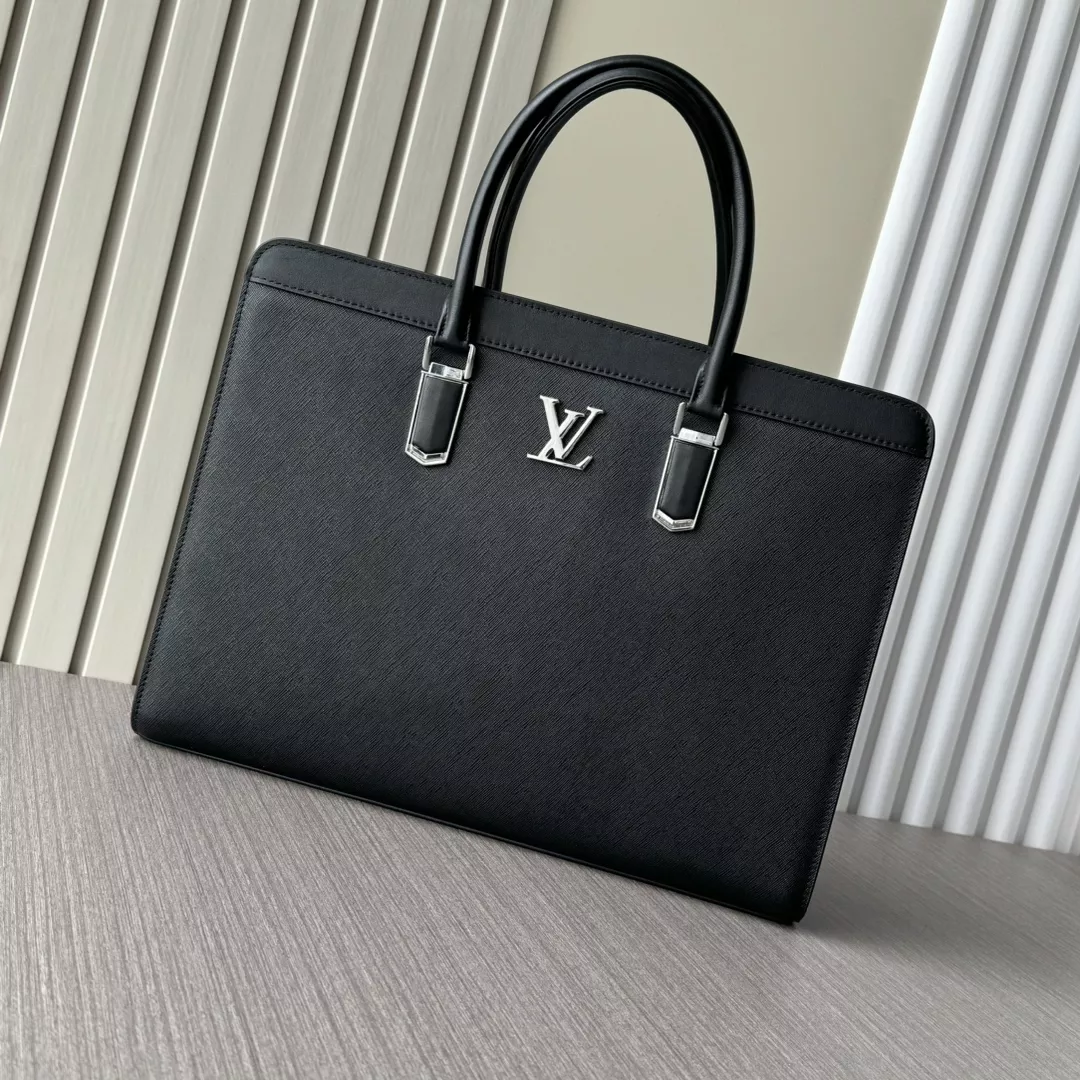 Louis Vuitton AAA Man Handbags AllSeason 5444