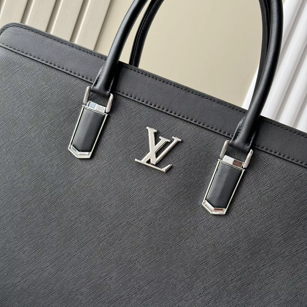 Louis Vuitton AAA Man Handbags AllSeason 5444