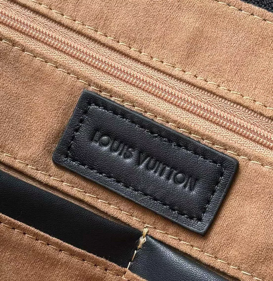 Louis Vuitton AAA Man Handbags AllSeason 5444