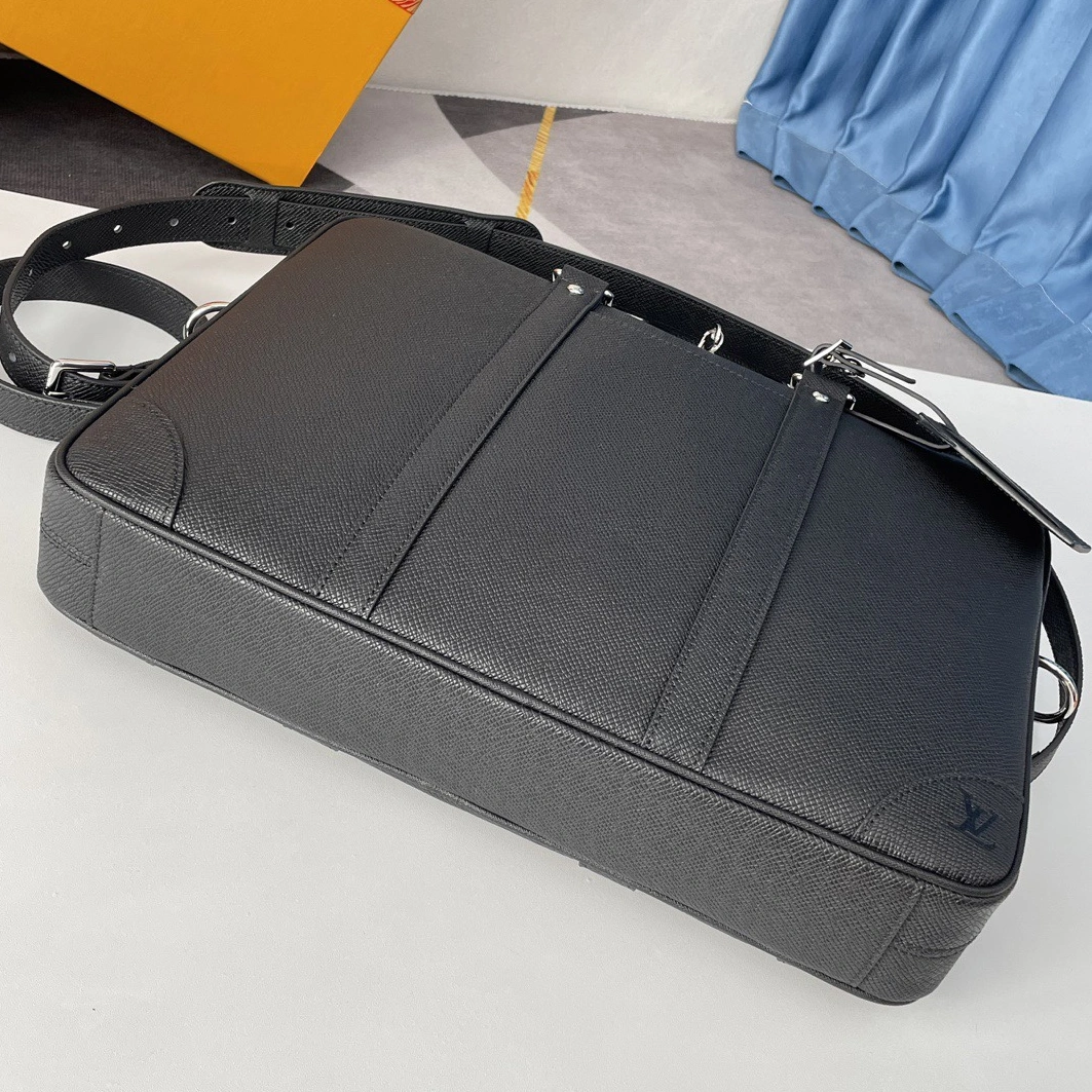 Louis Vuitton AAA Man Handbags Bold 438