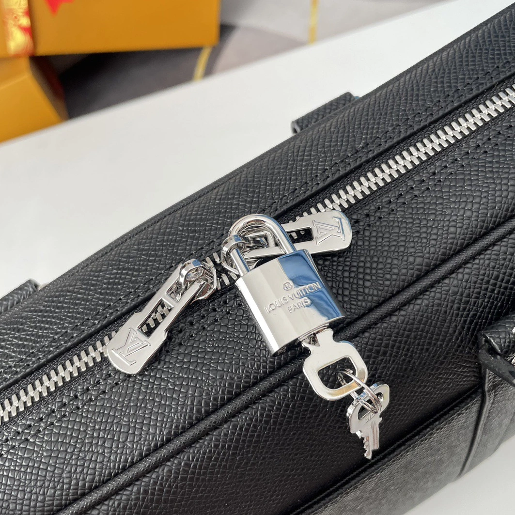 Louis Vuitton AAA Man Handbags Bold 438