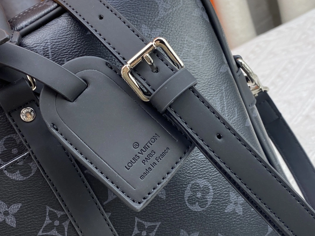 Louis Vuitton AAA Man Handbags Bold 5145