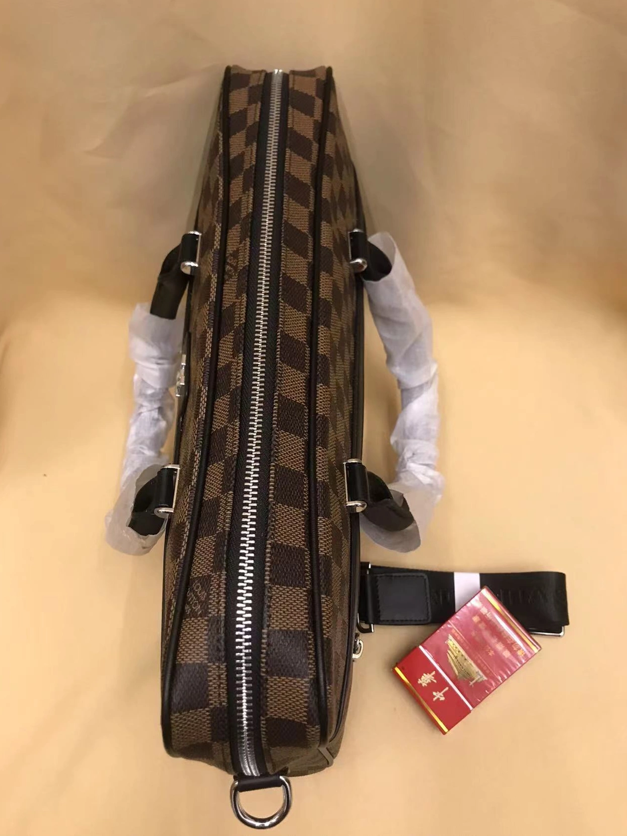 Louis Vuitton AAA Man Handbags Comfortable 122