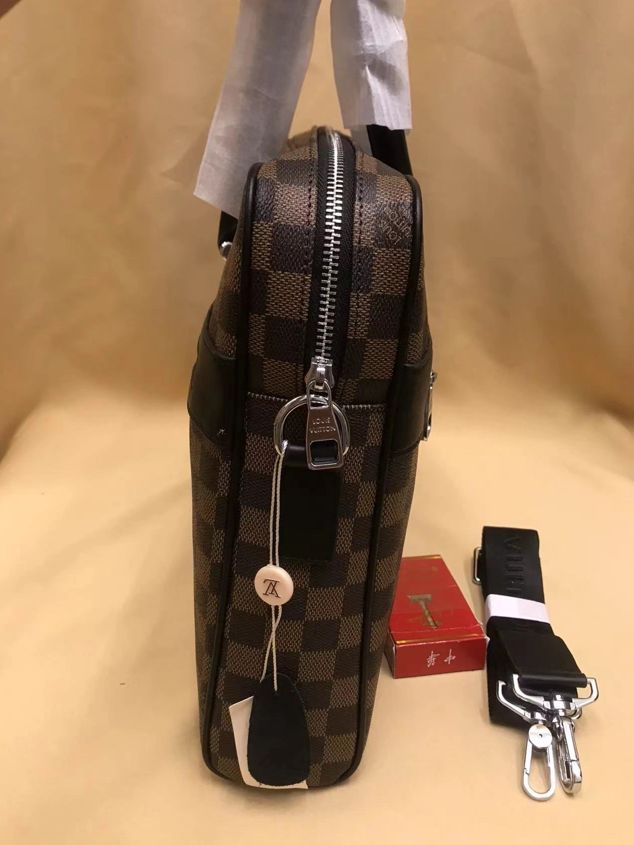 Louis Vuitton AAA Man Handbags Comfortable 122