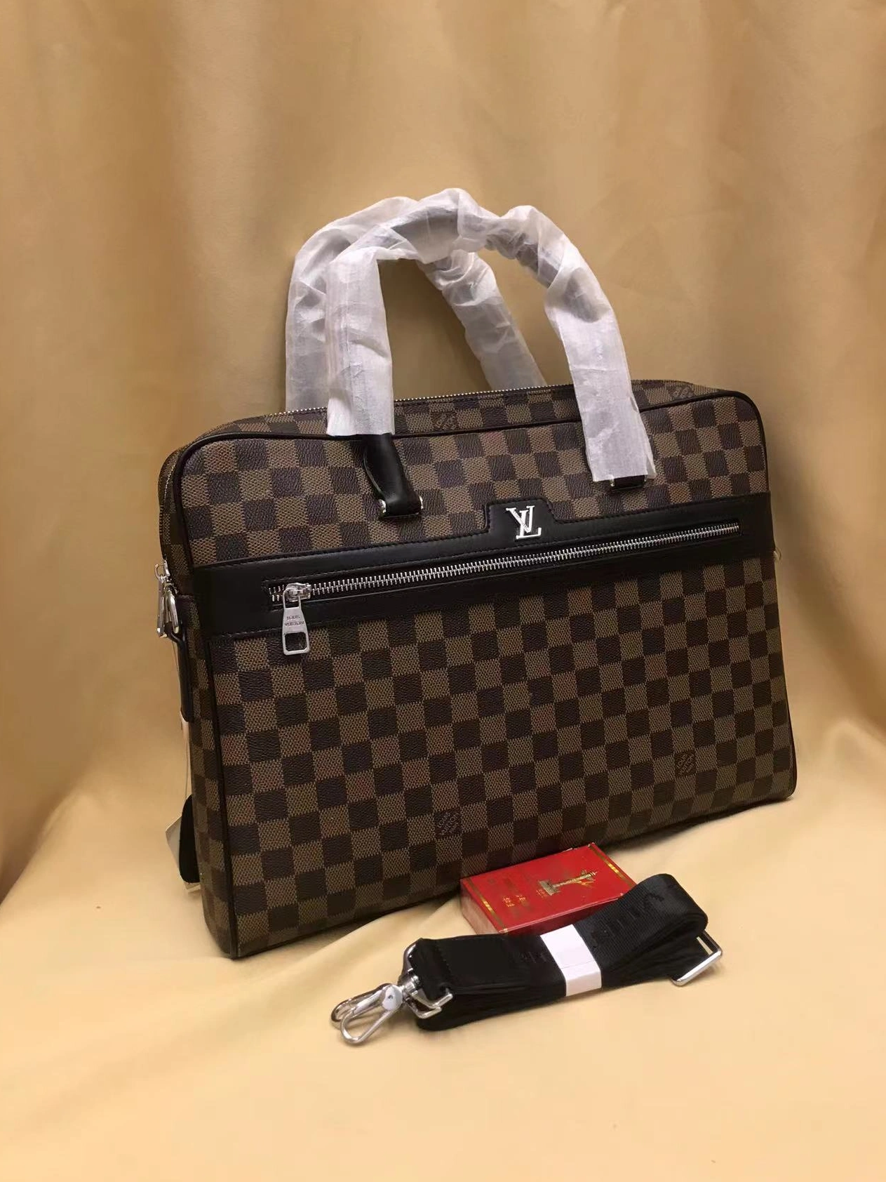 Louis Vuitton AAA Man Handbags Comfortable 122